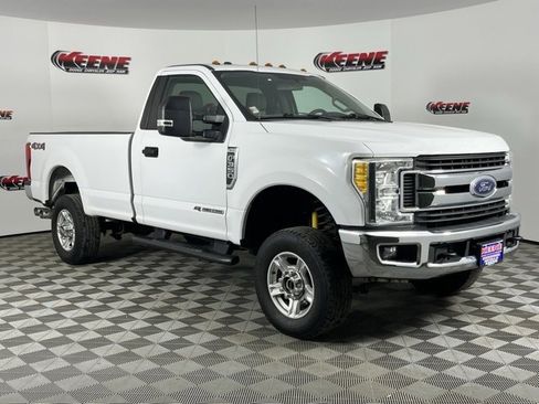 Used 2017 Ford F350 XLT image 2