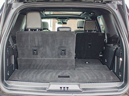 Used 2021 Ford Expedition Limited image 17