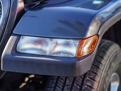 Used 2022 Jeep Wrangler Unlimited Sahara image 3