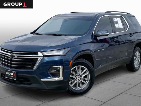 Used 2023 Chevrolet Traverse LT image 1