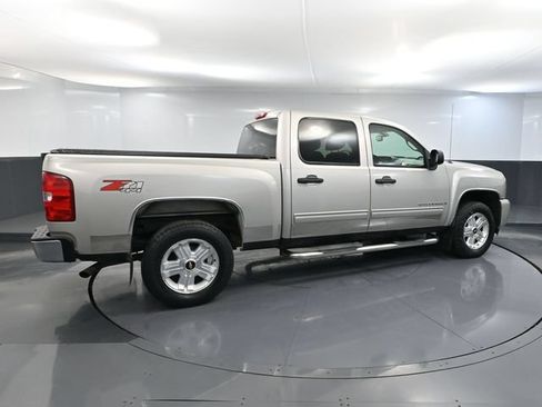 Used 2009 Chevrolet Silverado 1500 LT w/ Power Pack Plus AWD/4WD image 4