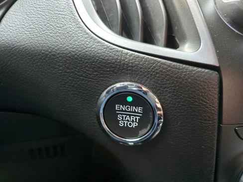 Used 2018 Ford Edge SE image 27