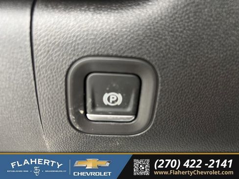 Used 2025 Chevrolet Silverado 1500 W/T image 18