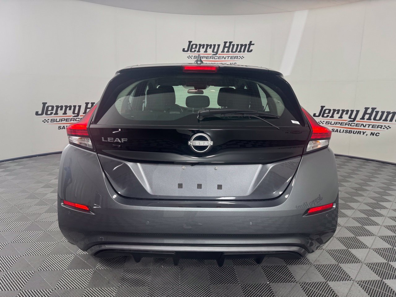 Used 2025 Nissan Leaf S FWD image 6