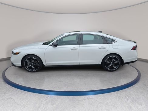 Used 2025 Honda Accord Sport image 8