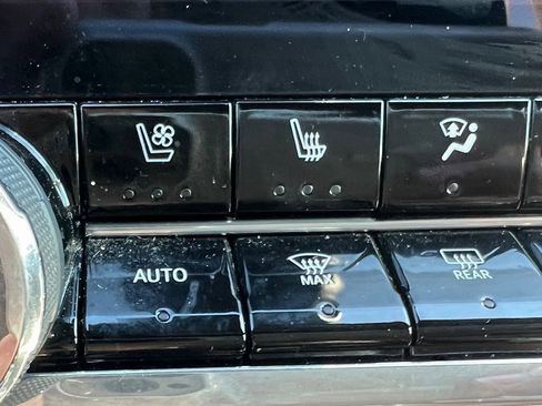 Used 2024 Chevrolet Colorado Z71 w/ Z71 Convenience Package 2 image 12