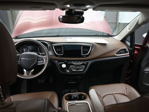 Used 2017 Chrysler Pacifica Limited FWD image 23