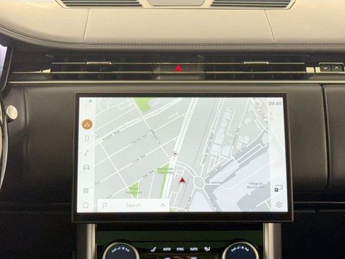 Used 2023 Land Rover Range Rover SE image 22