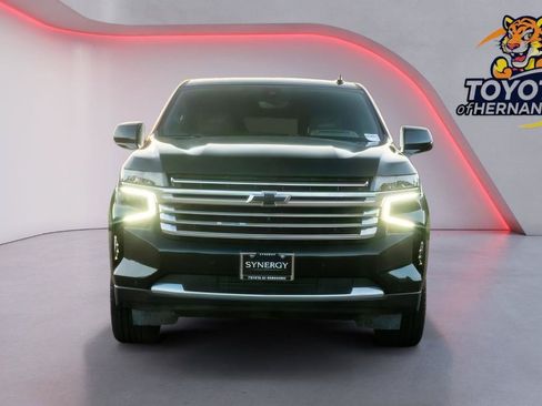 Used 2022 Chevrolet Suburban High Country AWD/4WD image 3