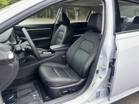 Certified 2025 Nissan Altima 2.5 SR w/ SR Premium Package AWD/4WD image 14