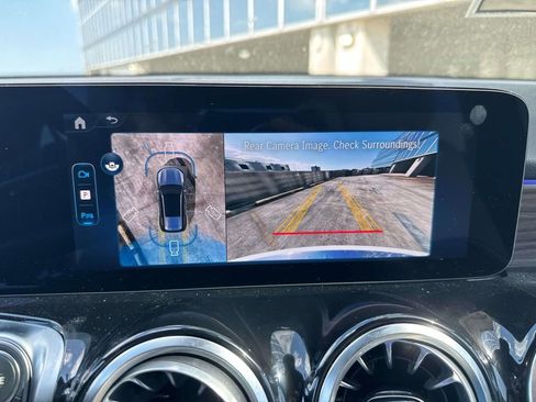 New 2026 Mercedes-Benz GLB 250 image 12