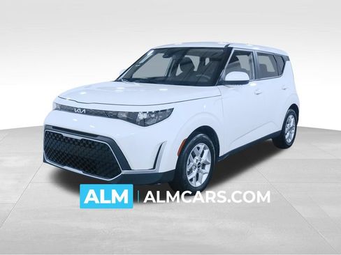 Used 2025 Kia Soul LX w/ LX Technology Package FWD image 1