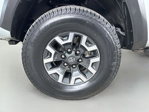 Certified 2023 Toyota Tacoma TRD Off-Road w/ Black Out Package (TMS) AWD/4WD image 31