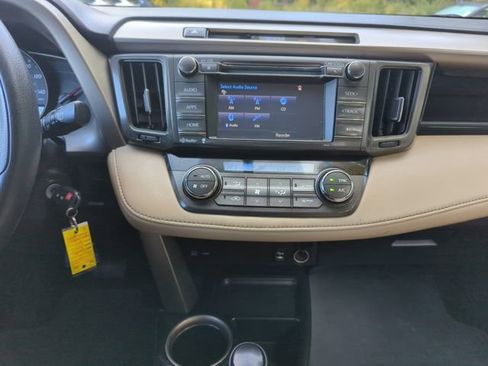 Used 2014 Toyota RAV4 XLE image 23