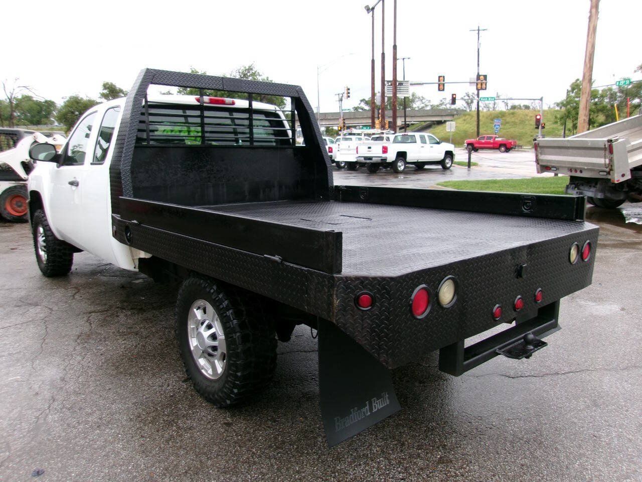 Used 2011 Chevrolet Silverado 2500 W/T AWD/4WD image 2