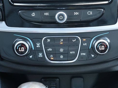 Used 2022 Chevrolet Traverse RS AWD/4WD image 22