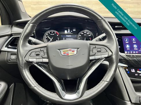 Used 2025 Cadillac XT6 Premium Luxury FWD image 4