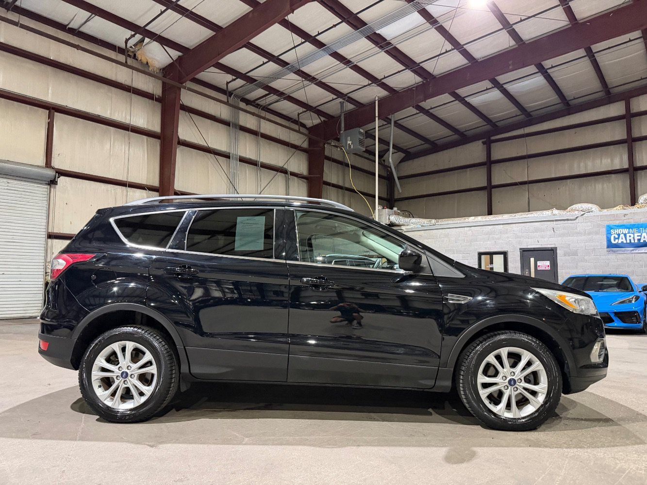 Used 2017 Ford Escape SE w/ Equipment Group 201A FWD image 4