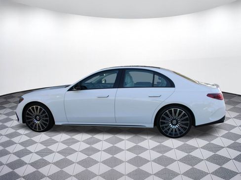 New 2026 Mercedes-Benz E 350 4MATIC Sedan image 2