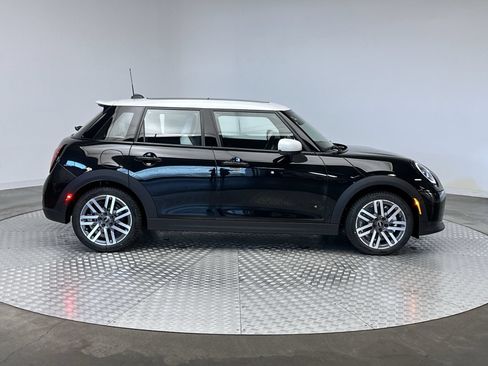 Used 2027 MINI Cooper S FWD image 10