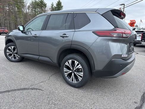 Used 2023 Nissan Rogue SV image 9