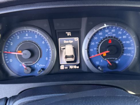 Used 2015 Toyota Sienna SE image 23