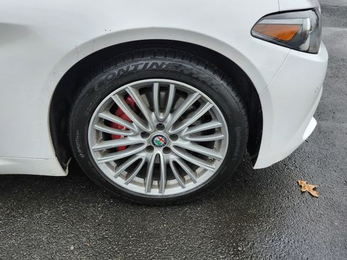 Used 2019 Alfa Romeo Giulia Ti w/ Quick Order Package 22X Lusso image 13