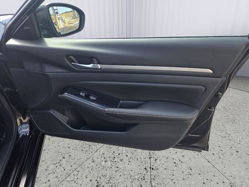 Used 2023 Nissan Altima 2.5 SV FWD image 31