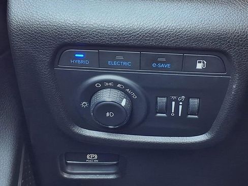 Used 2022 Jeep Grand Cherokee Limited 4xe image 19