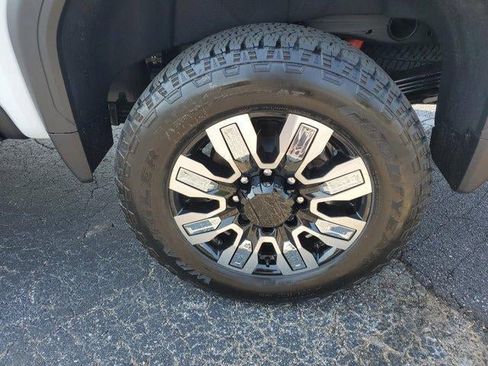 New 2026 GMC Sierra 2500 Denali w/ Denali Reserve Package AWD/4WD image 8