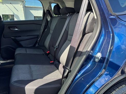 Used 2025 Nissan Rogue SV FWD image 28