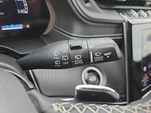 Used 2024 Jeep Grand Cherokee Laredo AWD/4WD image 23