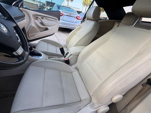 Used 2008 Volkswagen Eos Komfort FWD image 21