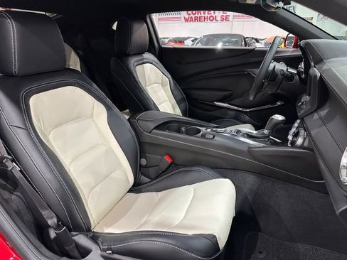 Used 2022 Chevrolet Camaro LT RWD image 9
