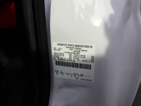 Used 2022 Ford F650 2WD Regular Cab Super Duty image 29