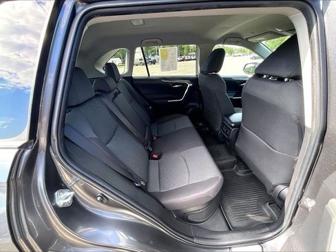 Used 2024 Toyota RAV4 XLE AWD/4WD image 16