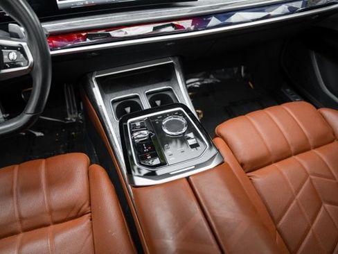 Used 2023 BMW 740i w/ Luxury Rear Seating Package RWD image 32
