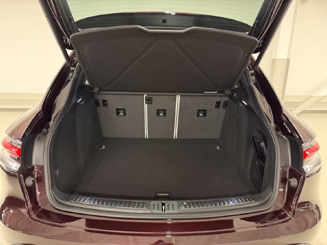 Certified 2026 Porsche Macan Turbo AWD/4WD image 15