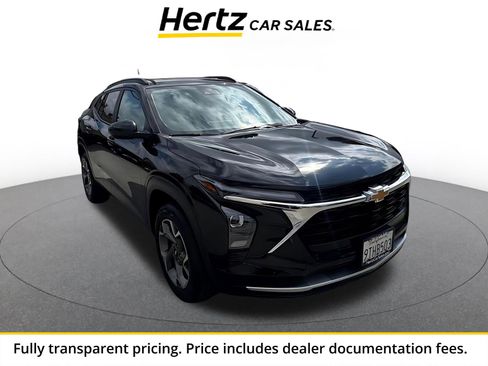 Used 2025 Chevrolet Trax LT FWD image 1