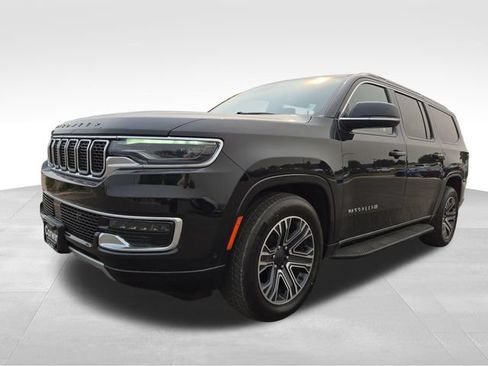 Used 2024 Jeep Wagoneer L Series II w/ Flexible Seating Group AWD/4WD image 6