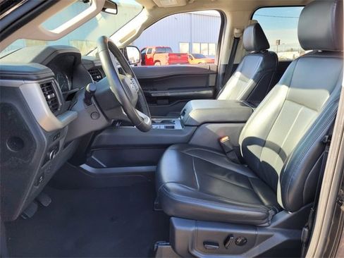 Used 2024 Ford Expedition XLT image 9