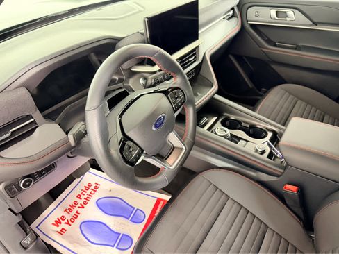Used 2025 Ford Explorer ST-Line w/ Premium Package image 14