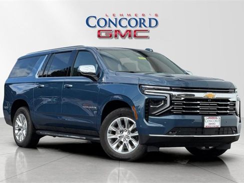 Used 2025 Chevrolet Suburban Premier image 1