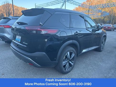 Used 2023 Nissan Rogue SL w/ SL Premium Package image 6