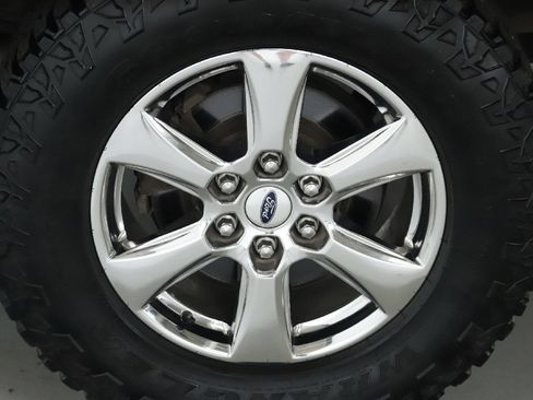 Used 2018 Ford F150 XLT w/ Equipment Group 302A Luxury AWD/4WD image 12