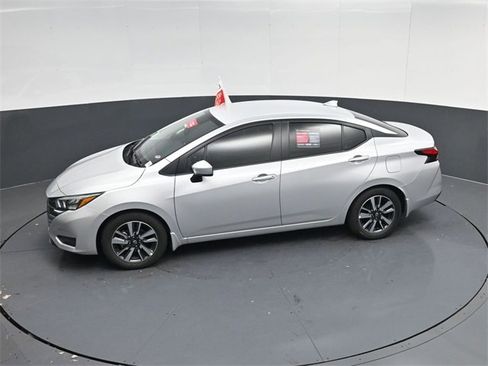 Used 2025 Nissan Versa SV w/ Trunk Package image 42