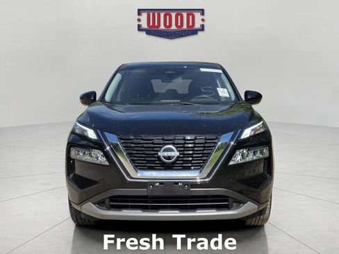 Used 2023 Nissan Rogue SV image 2
