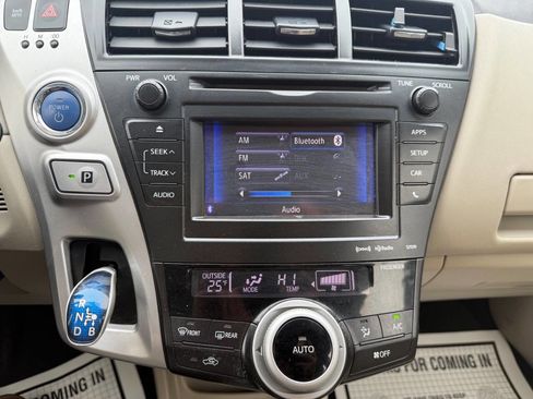 Used 2012 Toyota Prius V Five image 13
