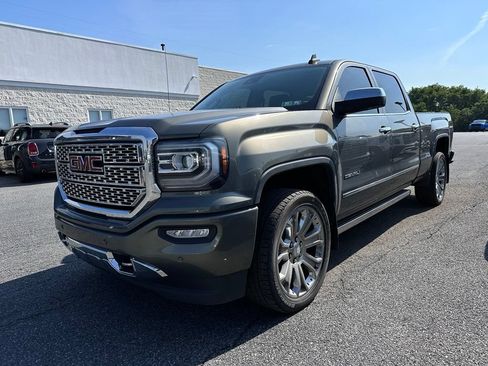 Used 2018 GMC Sierra 1500 Denali w/ Denali Ultimate Package AWD/4WD image 2