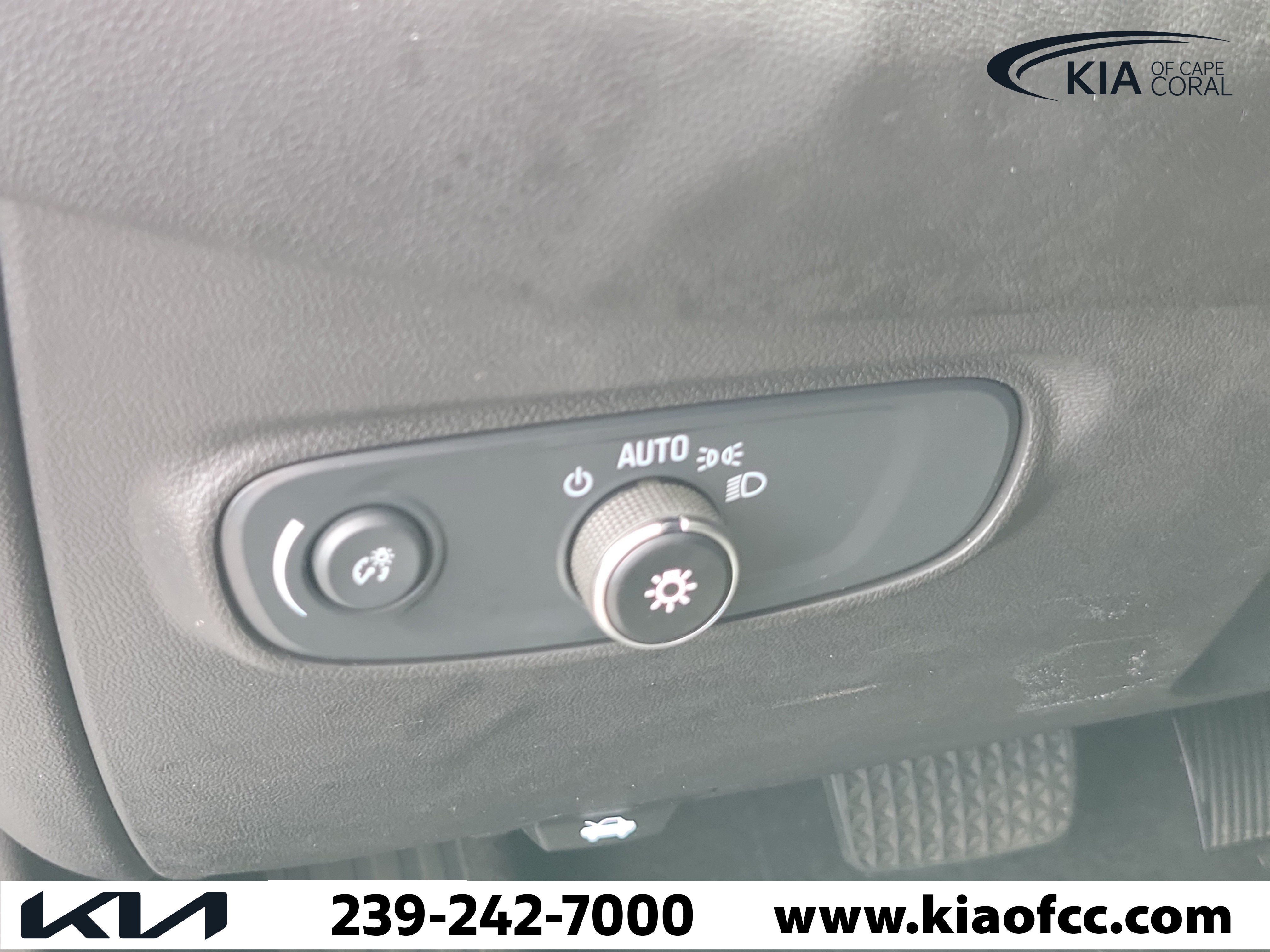Used 2024 Chevrolet Equinox LT FWD image 26